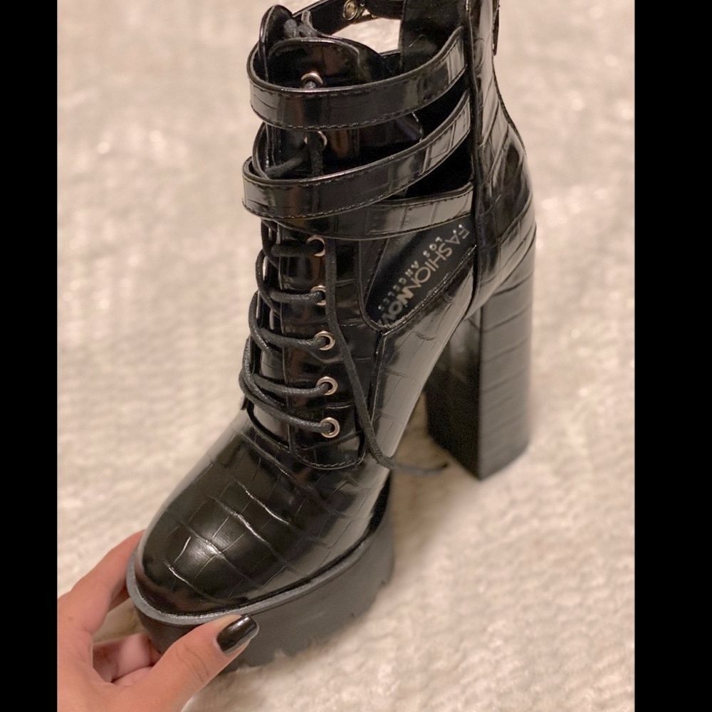 NEW Black platform chunky heel lace up booties